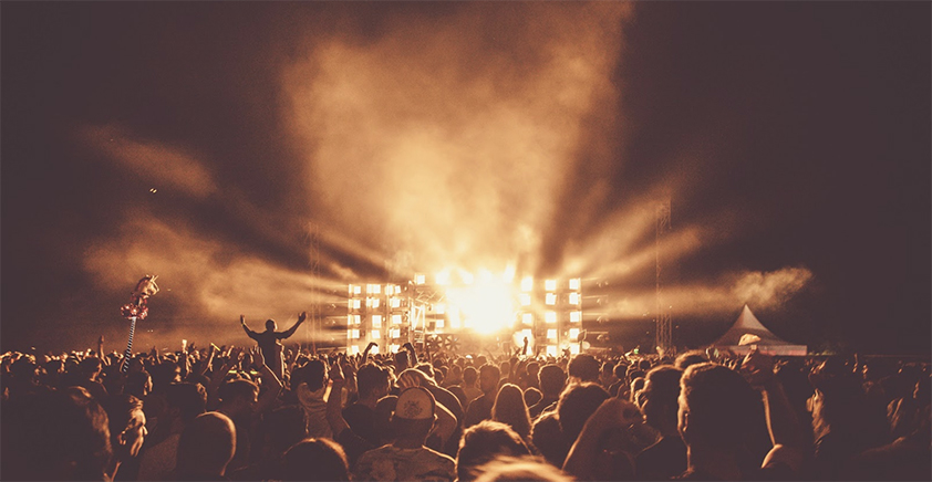 Yleisömeri rock-konsertissa